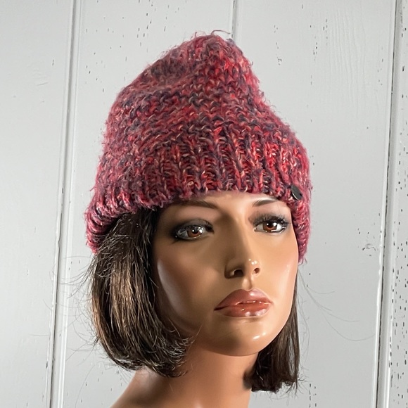 *Burton Women’s Reversible Knitted  Beanie Hat - Picture 4 of 10